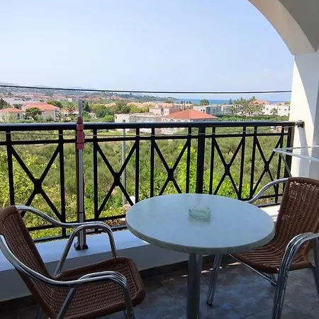 Anna And Aparthotel